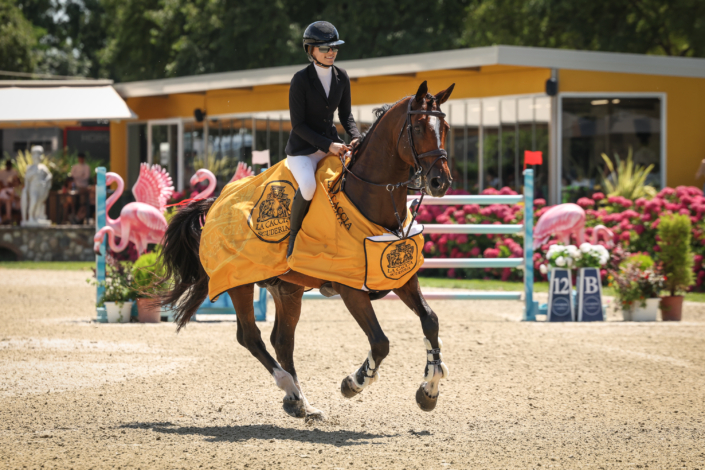 Alessandra Volpi – Madjick – Victory Lap – Grand Prix CSI3* Scuderia La Caccia 2026 Alessandra Volpi and Madjick victory lap Grand Prix CSI3* Scuderia La Caccia 2026