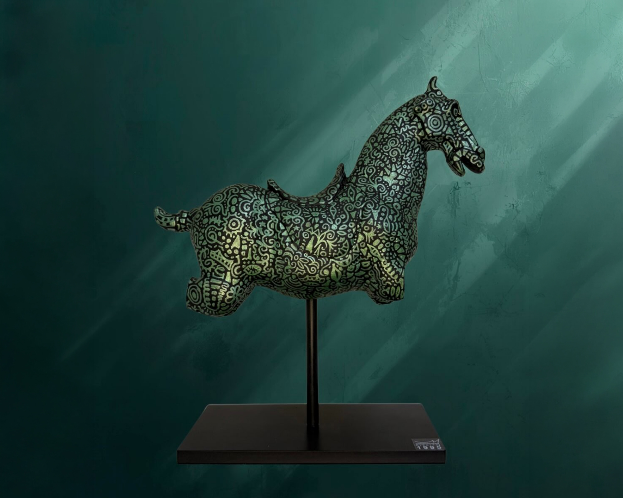 Sculture della collezione Cavalli di Bombardieri Riedito esposte a The Lounge Experience di Scuderia La Caccia durante il CSI3* internazionale di Bedizzole. Sculture della collezione Cavalli di Bombardieri Riedito esposte a The Lounge Experience di Scuderia La Caccia durante il CSI3* internazionale di Bedizzole.