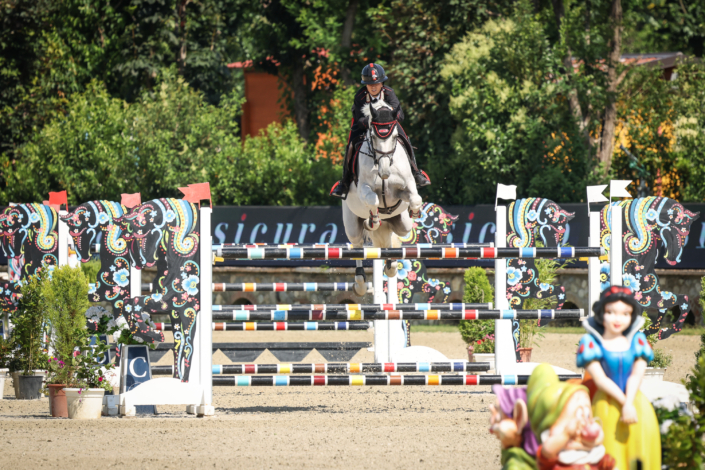 Elisa Chimirri – Your Lord d’Acheronte – Grand Prix CSI3* Scuderia La Caccia 2026 Elisa Chimirri riding Your Lord d'Acheronte Grand Prix CSI3* Scuderia La Caccia 2026