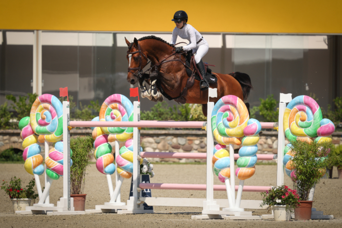 Alessandra Volpi – USA – on Madjick -Csi3* H 155 Against the Clo Alessandra Volpi riding Madjick, Grand Prix CSI3* Scuderia La Caccia 2026